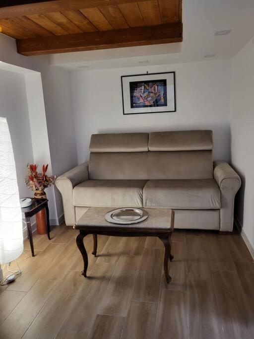 Mi.6 Apartment
